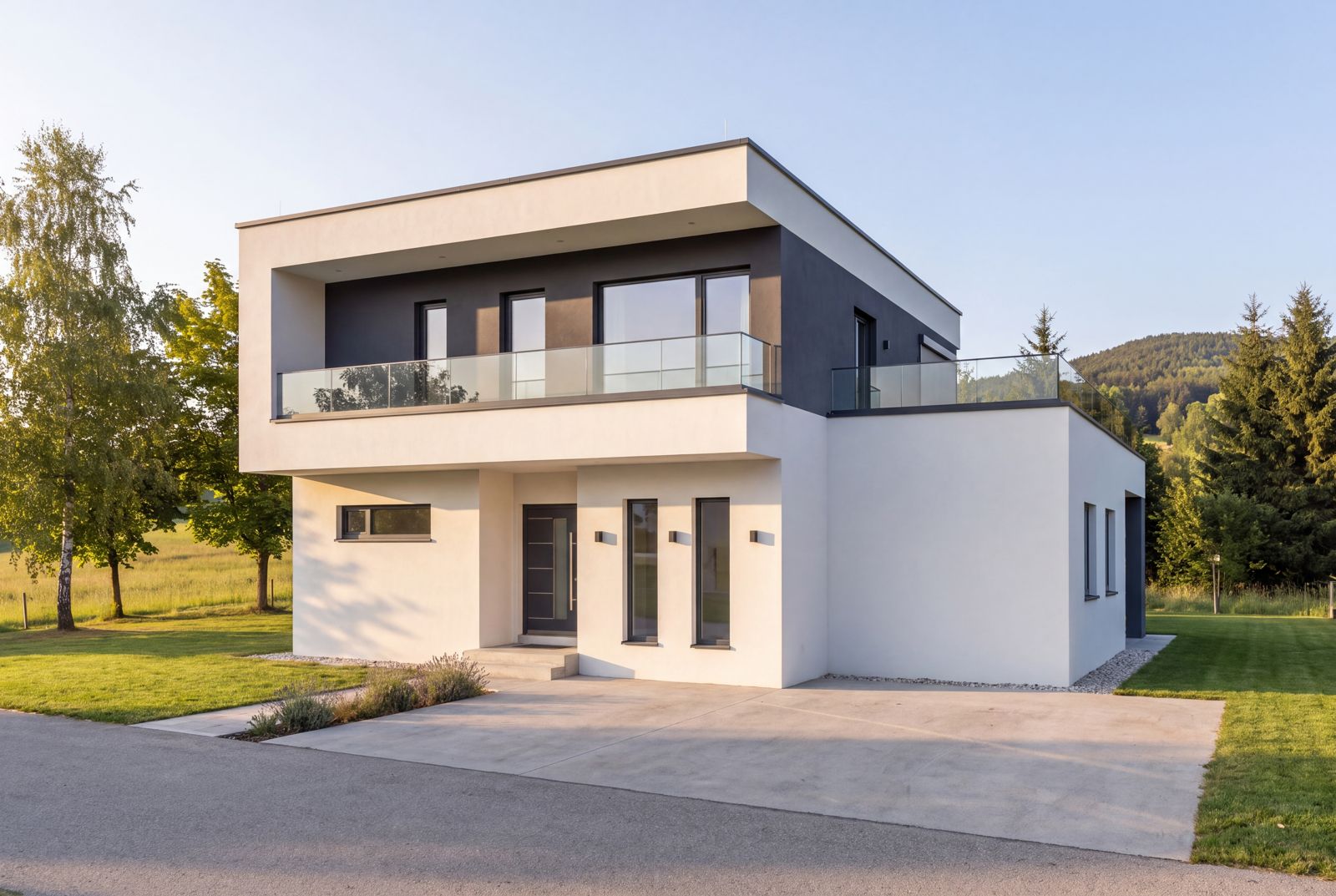 Seven Nova Signature 3, Straßenseite mit Zufahrt und Eingang